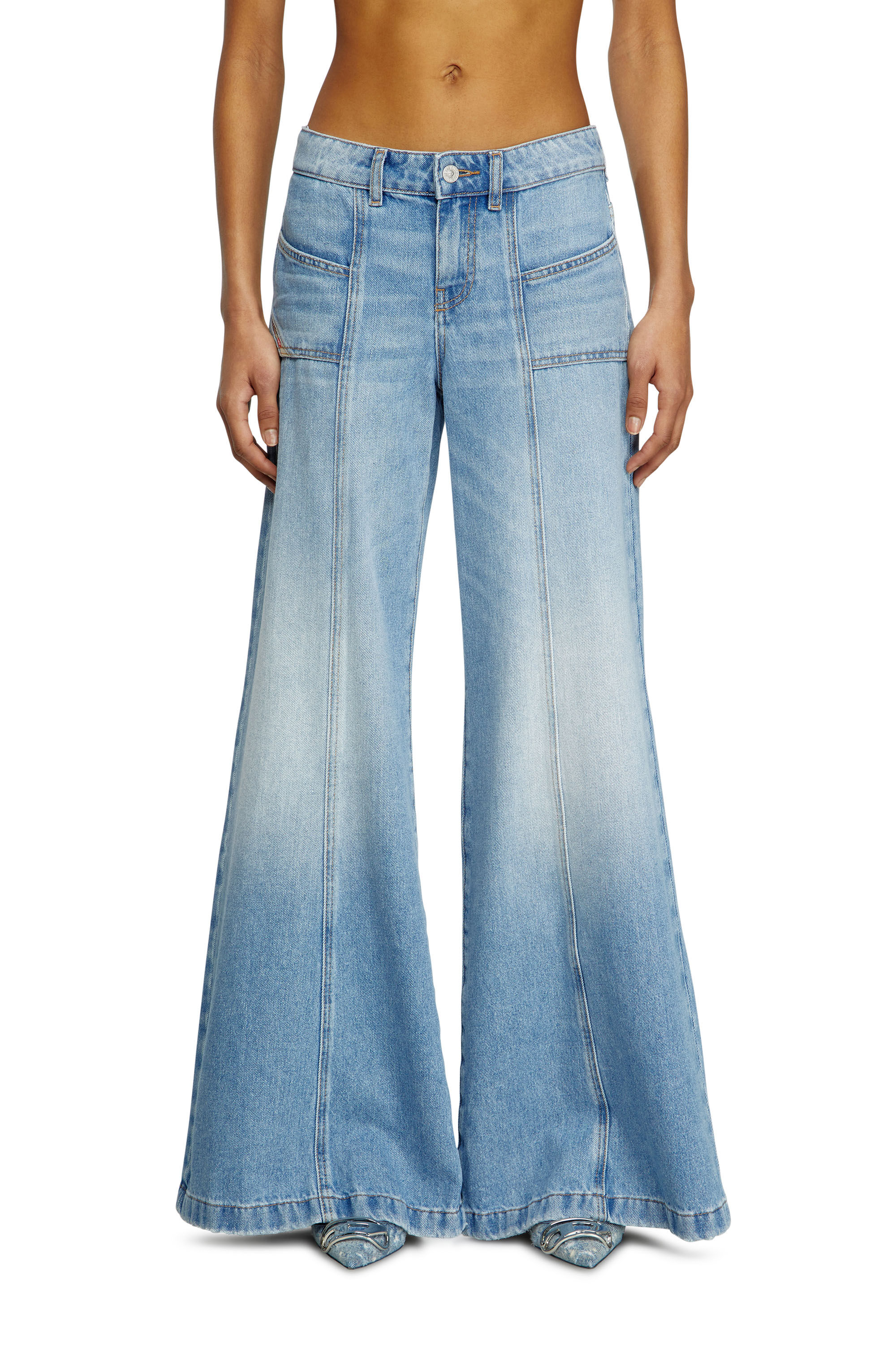flare jeans d-akii 0clba　W.23 L.28 Women's Flare Jeans | Light Blue | Diesel D-Akii