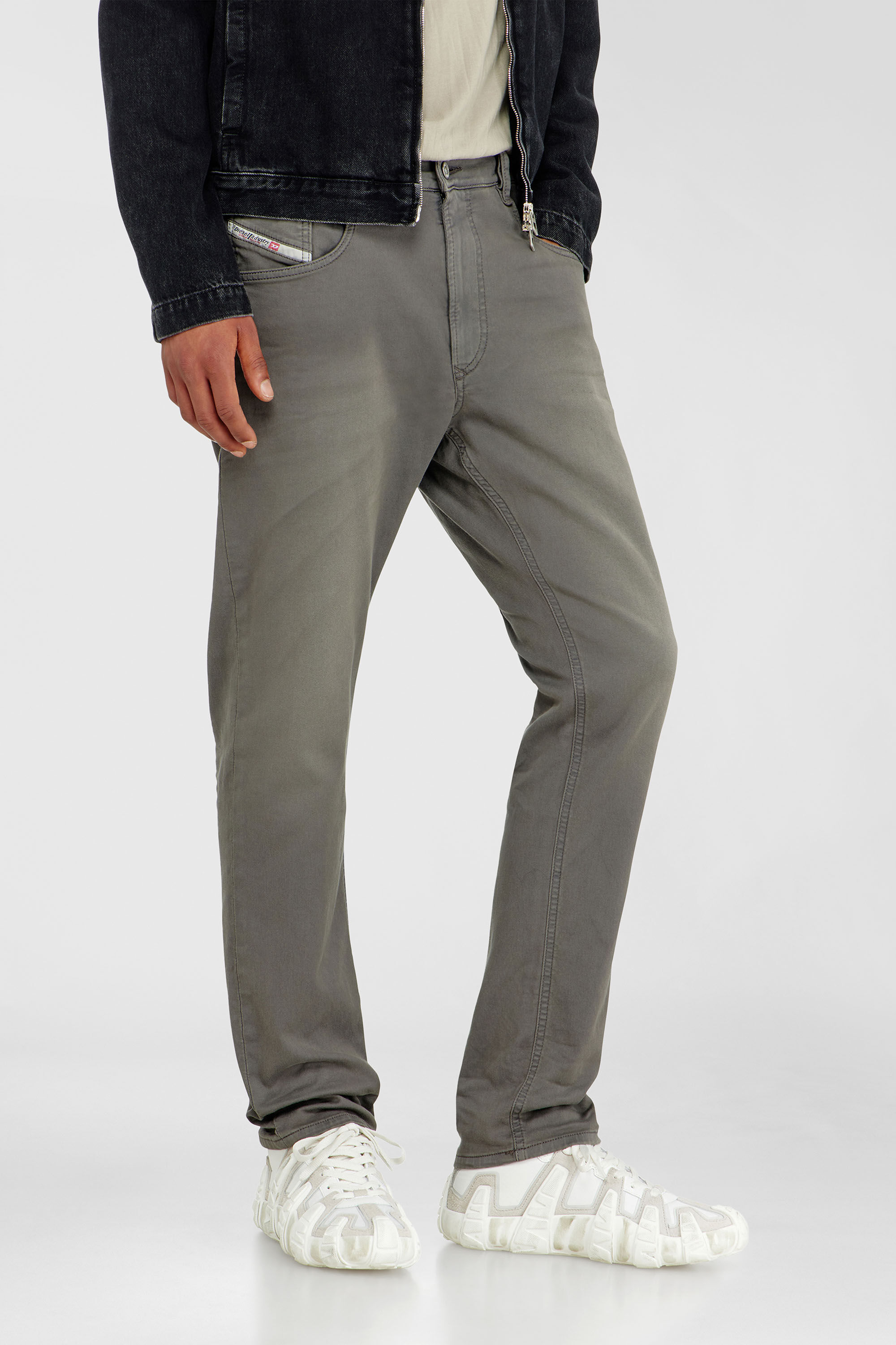 Diesel - Man's Regular 2032 D-Krooley-BW Joggjeans&reg; 0670M, Grey - 5