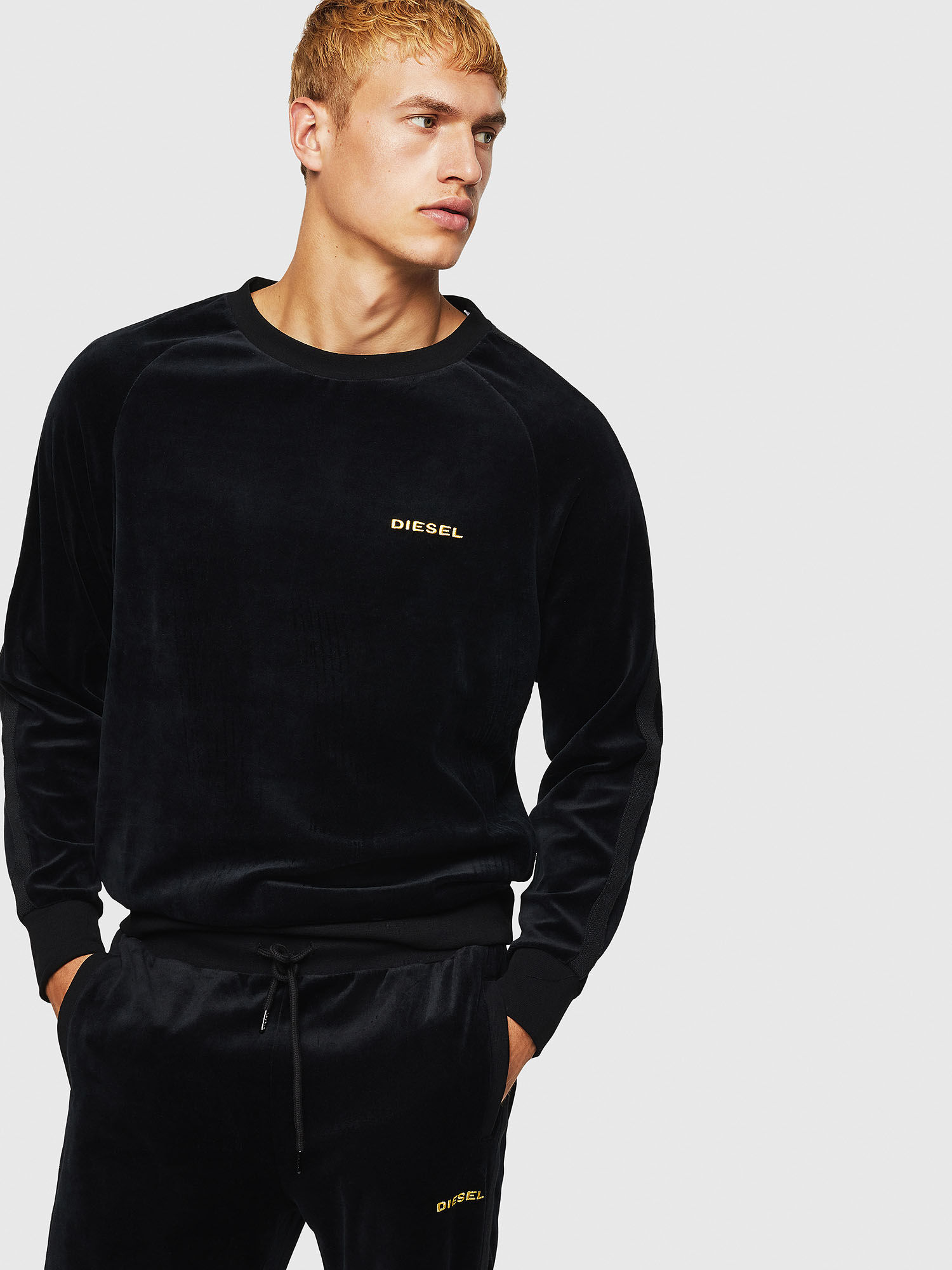 max sweatshirt