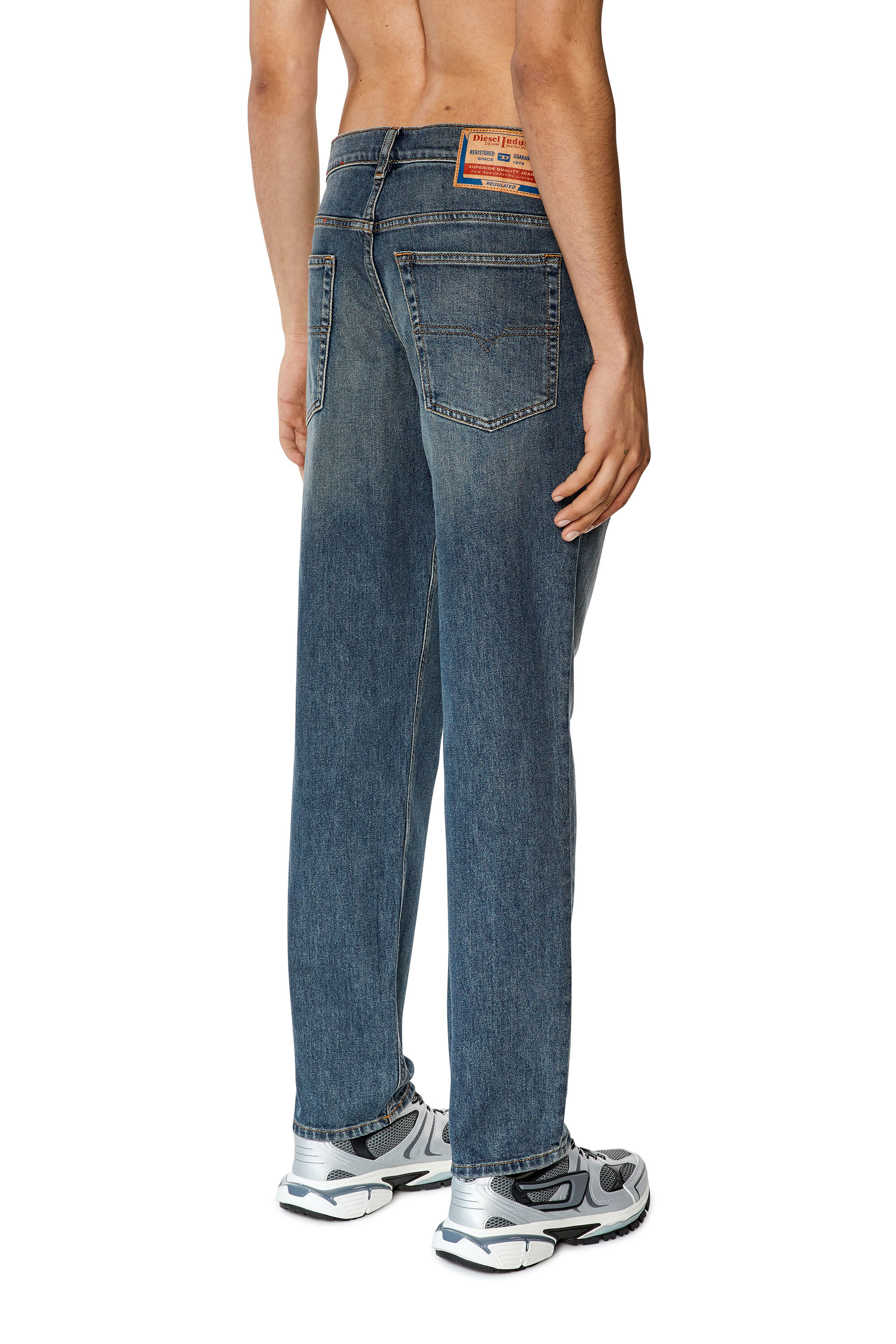 Diesel - Tapered Jeans 2023 D-Finitive 09F74, Medium blue - Image 4