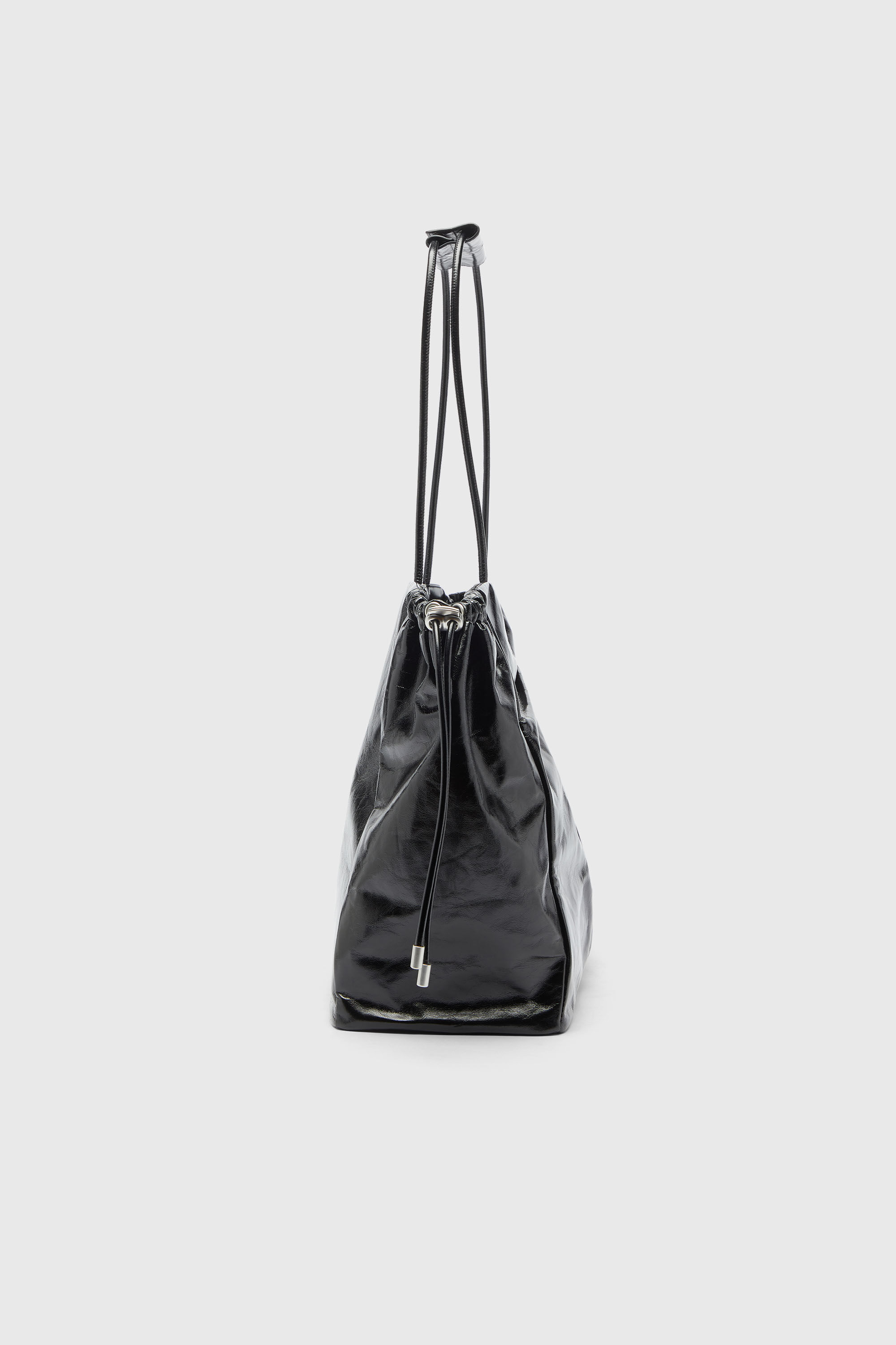Diesel - SCRUNCH-D TOTE E/W, Woman's Scrunch-D - Tote bag in shiny wrinkled leather in Black - 4