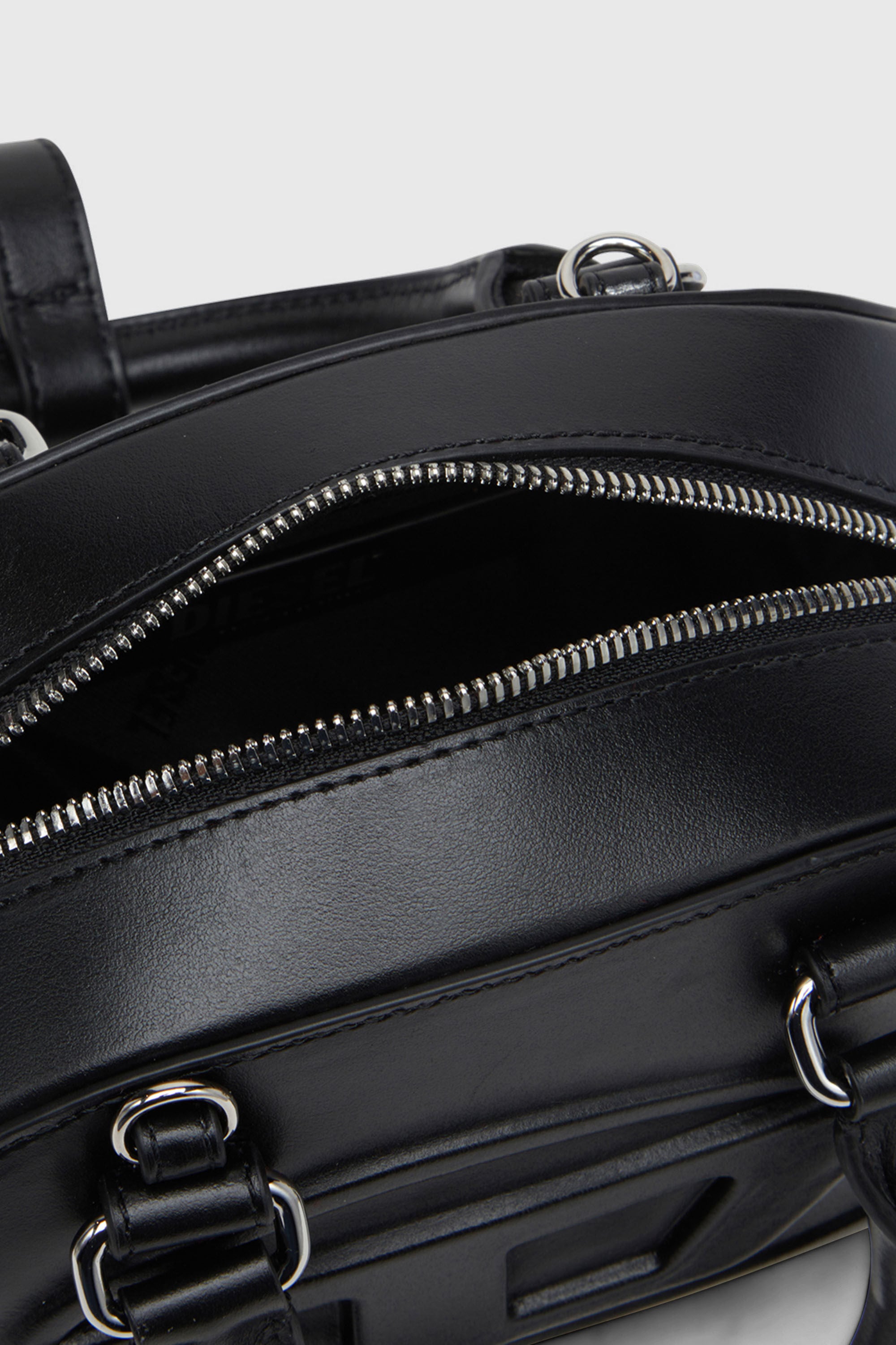 Diesel - 1DR DOME CROSSBODY, Woman's 1DR Dome-Leather Small bowling bag in Black - 4