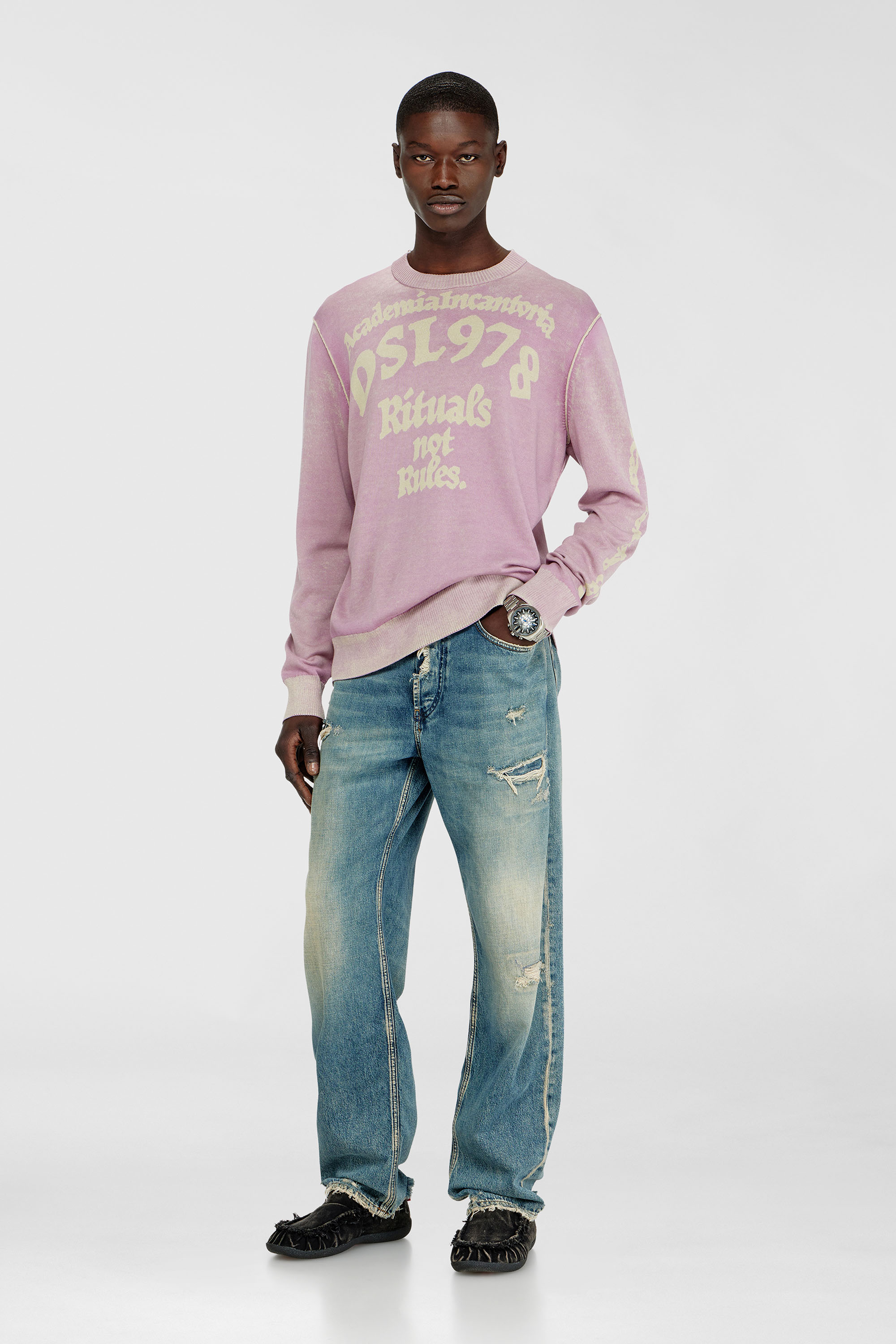 Treated cotton jumper with slogan