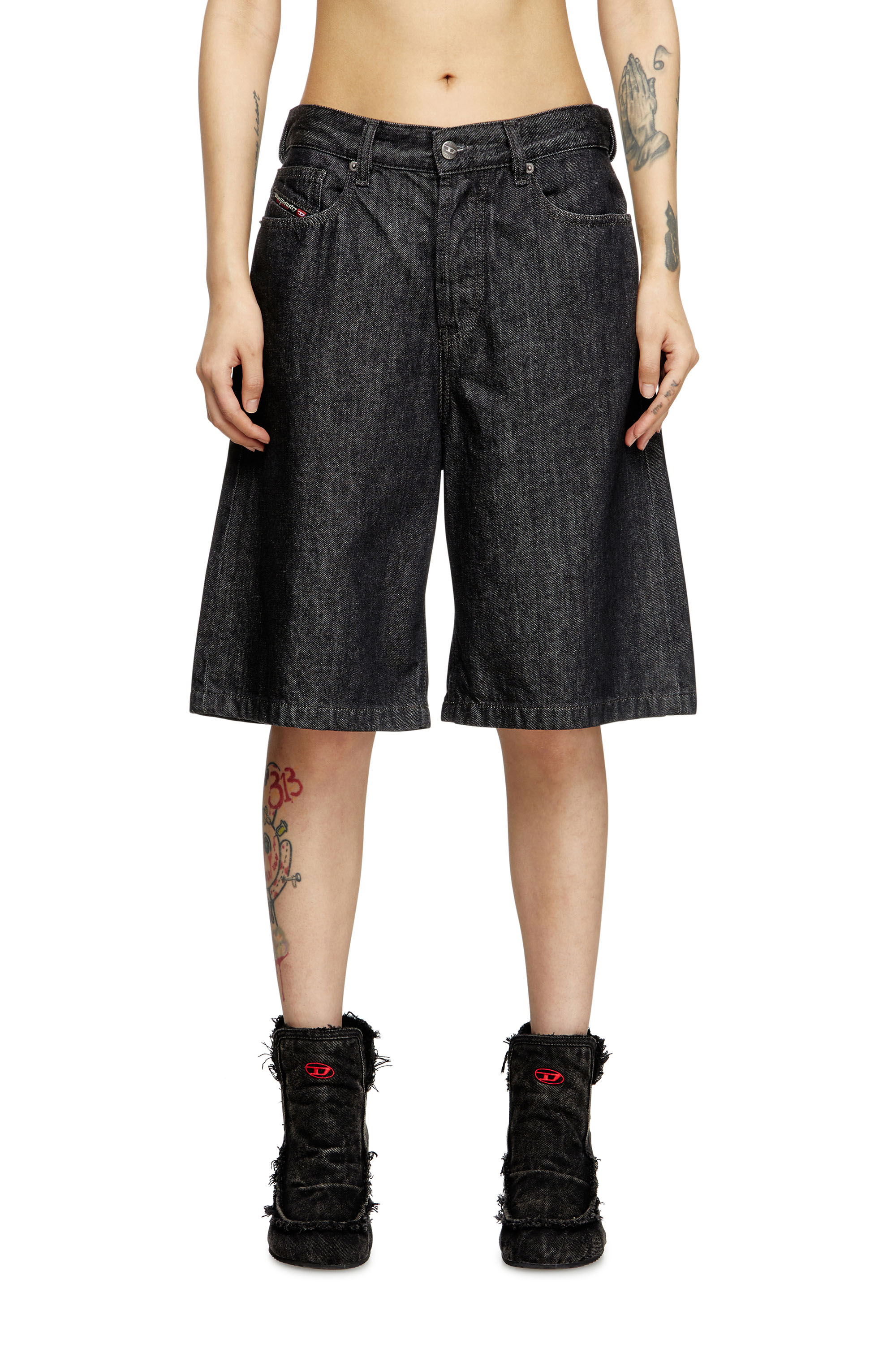 Diesel - DE-SIRE-SHORT, Woman's Shorts in rinse-wash denim in Black - 1