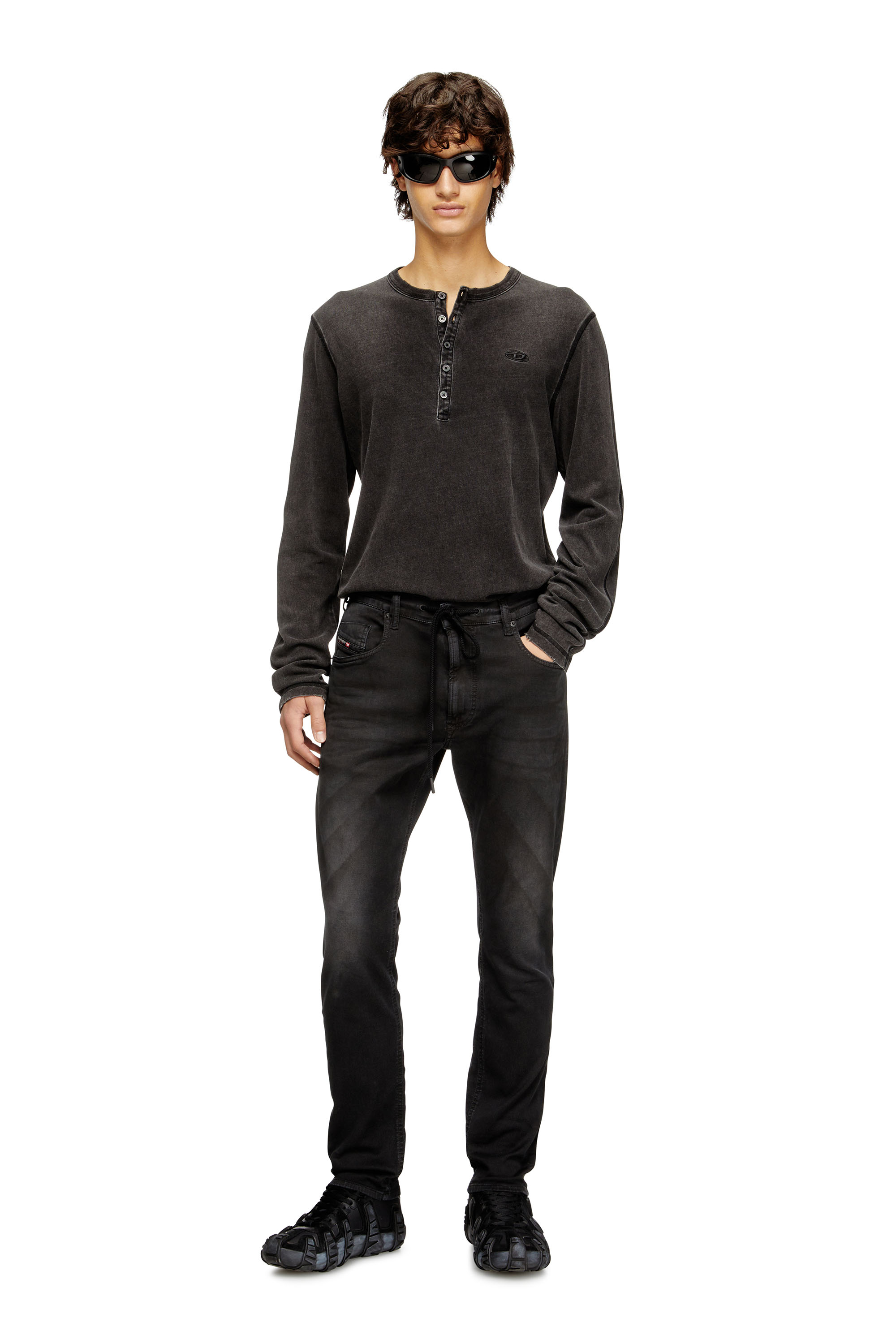 Regular 2032 D-Krooley Joggjeans® 0670M, Black Diesel - Man's Regular 2032 D-Krooley Joggjeans® 0670M, Black - 1