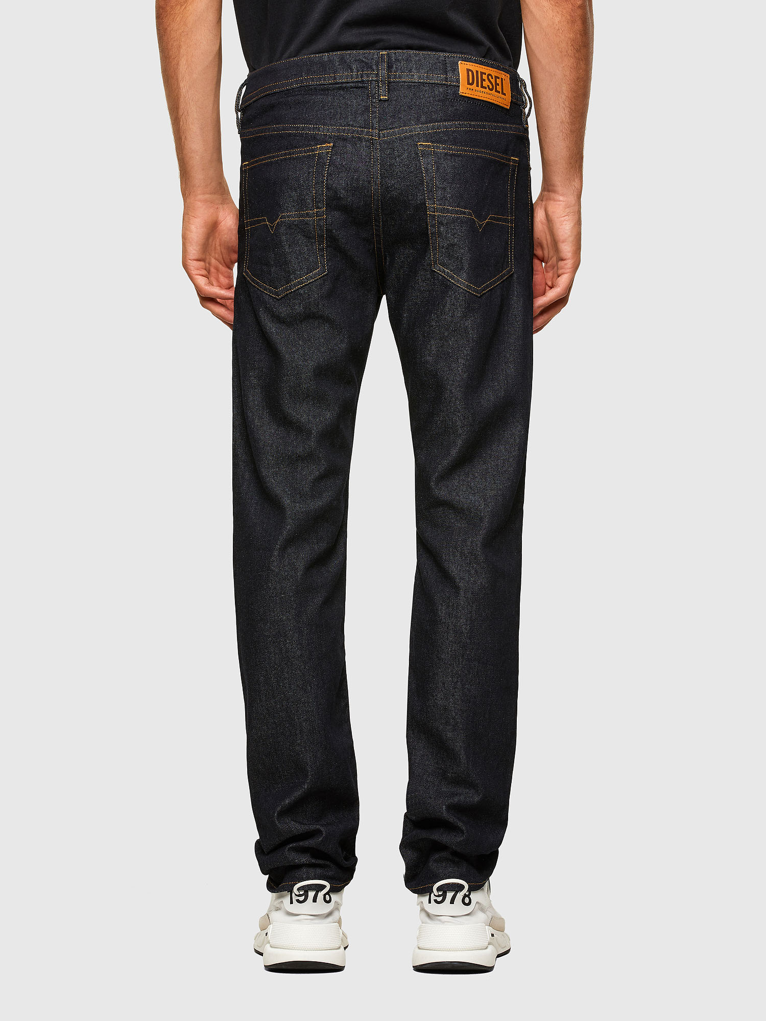 Buster 009hf Man Tapered Dark Blue Jeans Diesel
