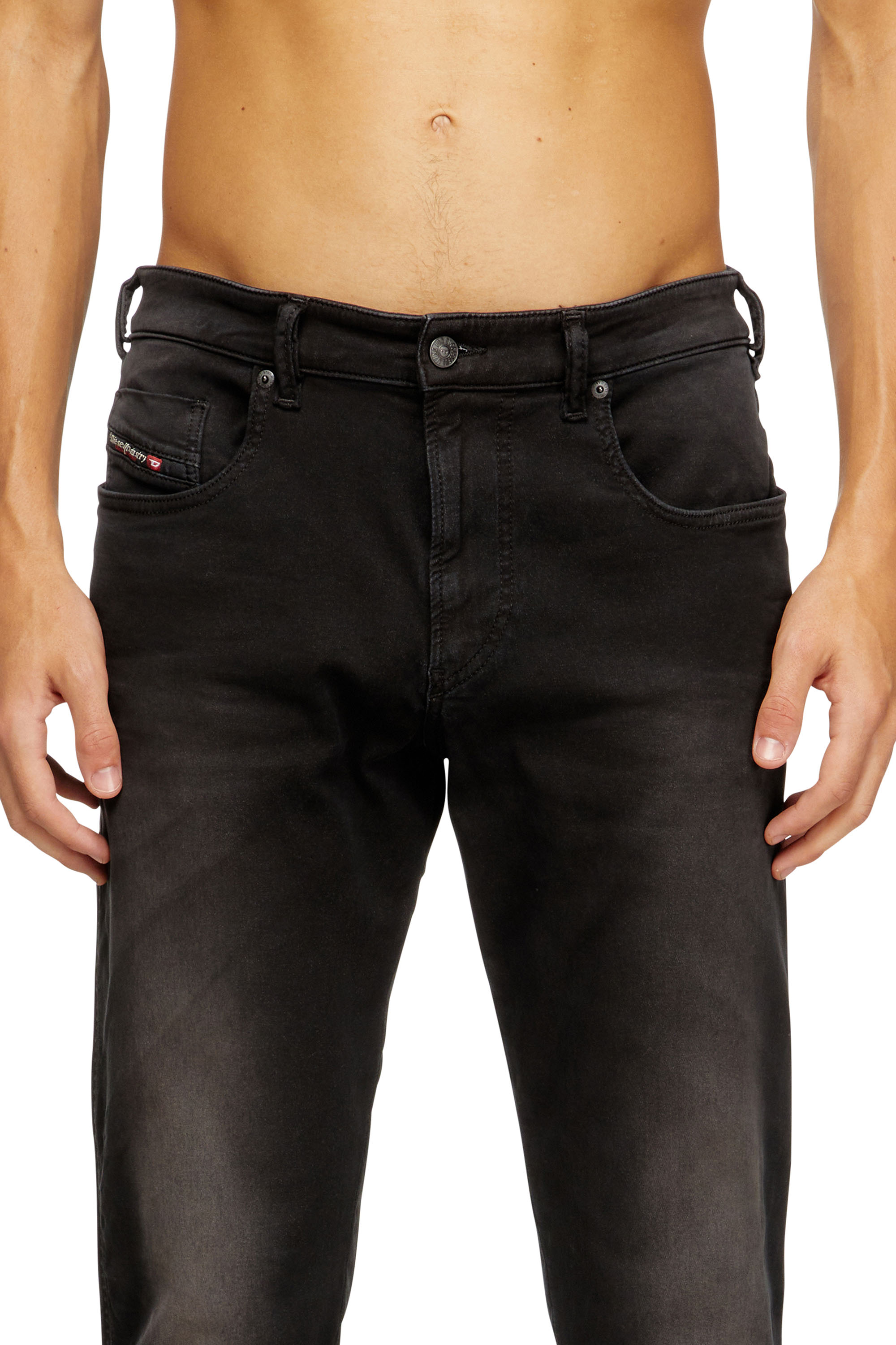 Slim 2062 D-Strukt Joggjeans® 0670M, Black/Dark grey Diesel - Man's Slim 2062 D-Strukt Joggjeans® 0670M, Black/Dark grey - 5
