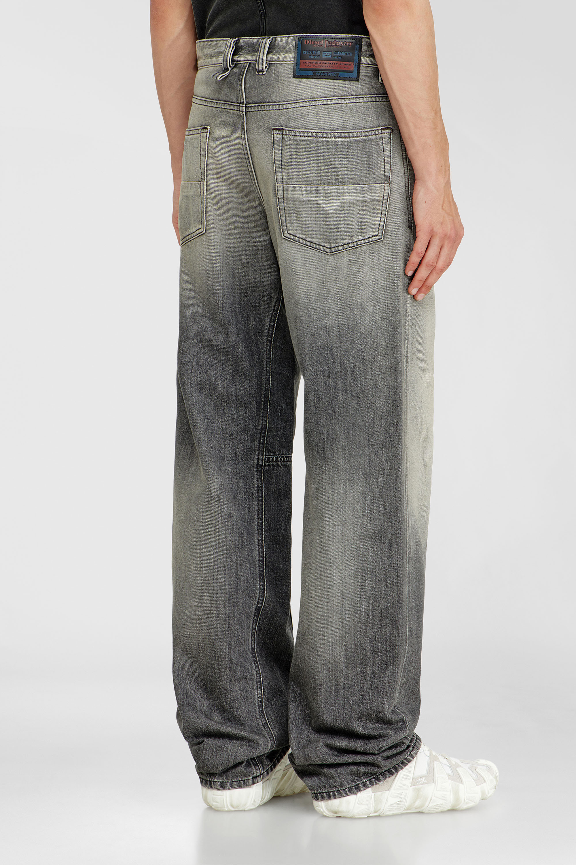Diesel - Man's Relaxed Jeans 2001 D-Macro 09P56, Grey - 5