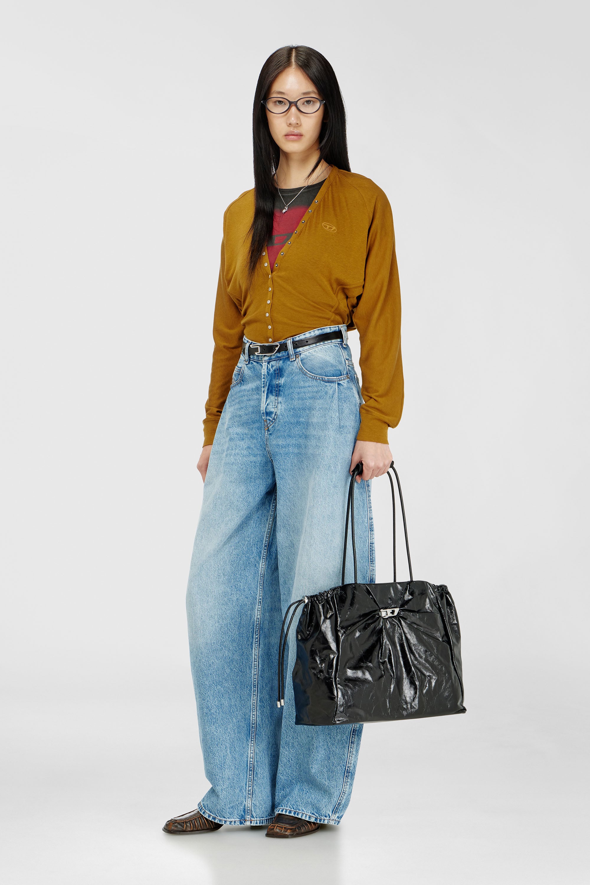 Scrunch-D - Tote bag in shiny wrinkled leather